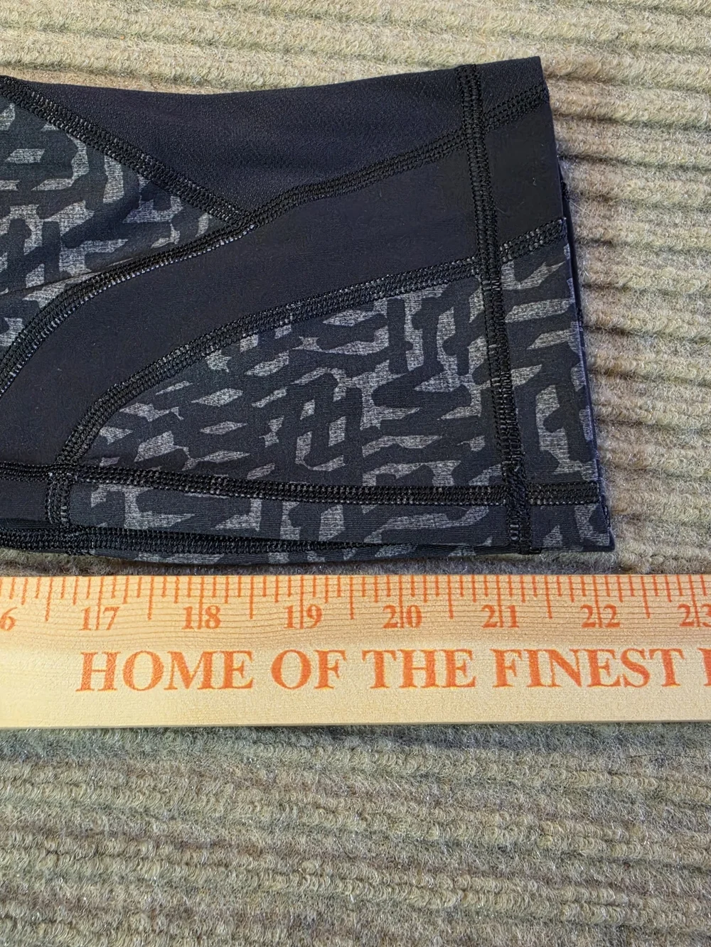 Women's Lululemon Run Inspire Crop II leggings Size 8 Black Gray
